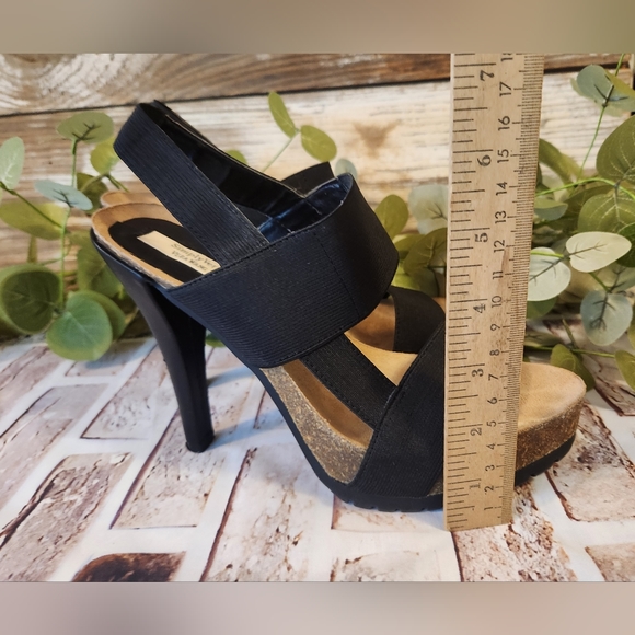 Simply Vera Vera Wang Elastic Band Strap Heels Size 7 - Picture 4 of 7
